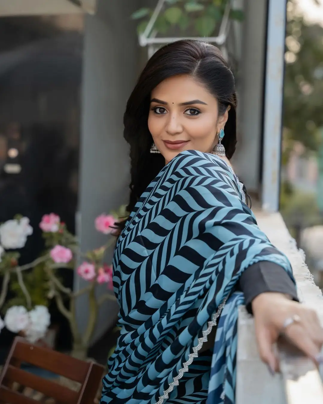 Sreemukhi in Traditional Blue Saree Black Blouse